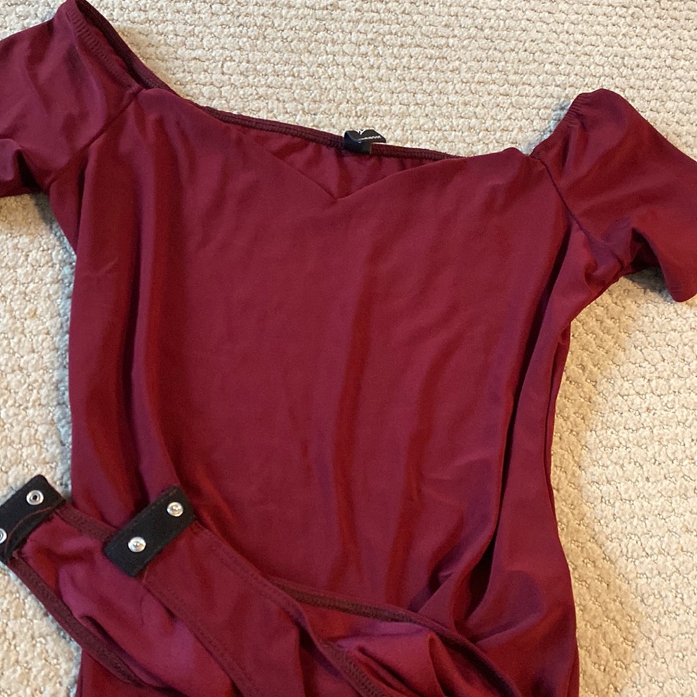 Windsor sweetheart neckline off the shoulder bodysuit